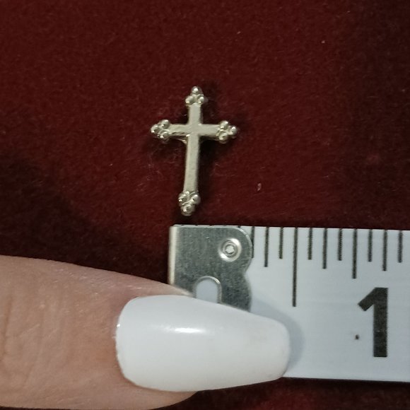 NEW! Beautiful Cross Pin - Picture 2 of 9